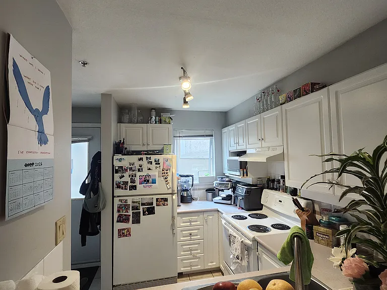 1678 W 7th Ave #6 — Photo 9