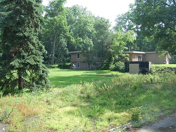 4th image of 213 Woodcrest Ct