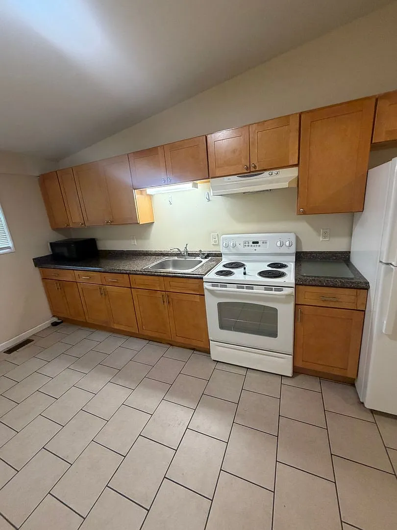 380 3rd Street — Photo 3