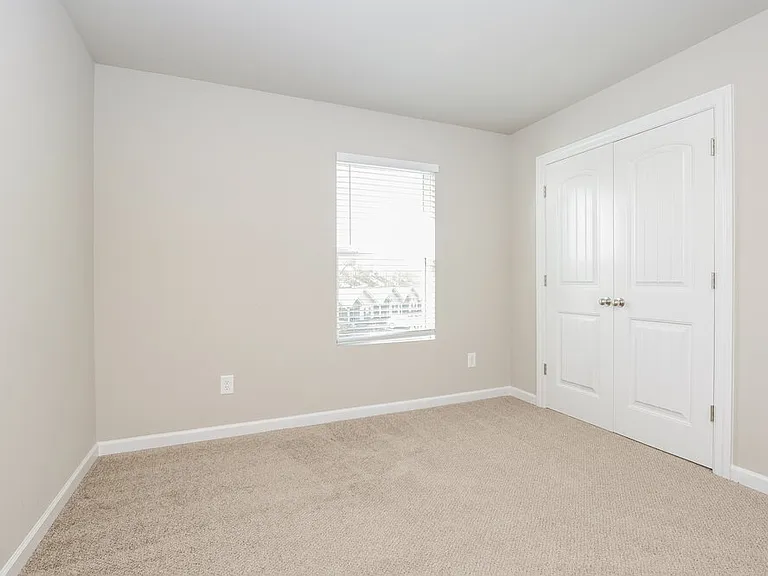 2228 Lismore Dr — Photo 13