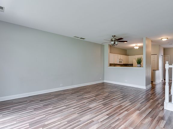 4th image of 806 Woodewind Dr