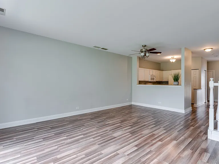 806 Woodewind Dr — Photo 3
