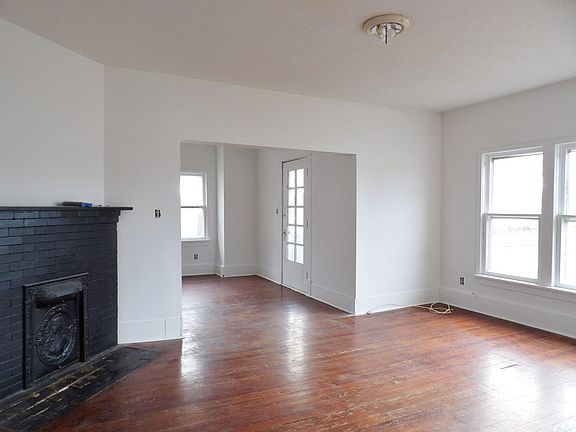 3rd image of 1416 N Elson St