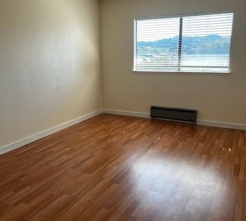 4th image of 2031 Market Ave Floor 3