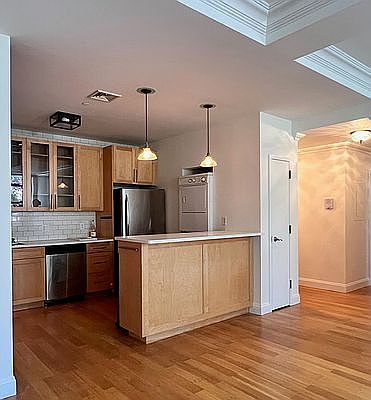 3rd image of 242 Greene Ave APT 2B