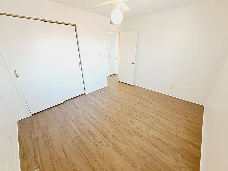 3618 Lafayette Drive Ne — Photo 5