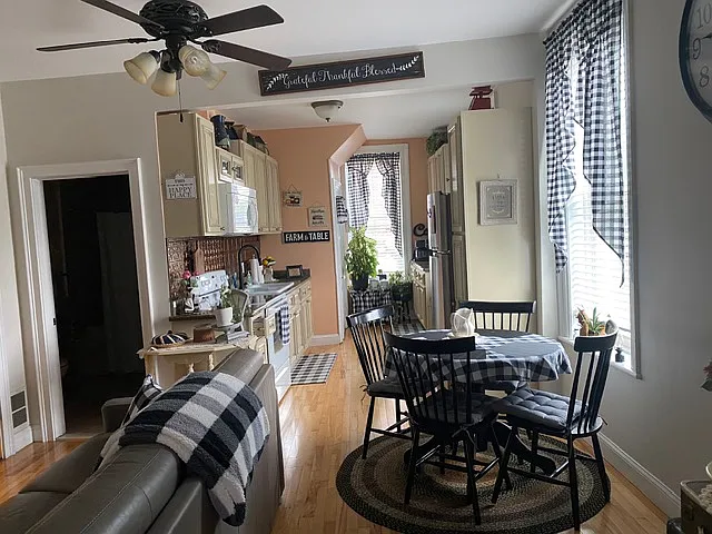 1 bed, 850 sqft, $950 — Photo 2