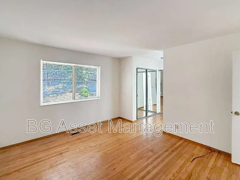 2672 Doidge Ave — Photo 8