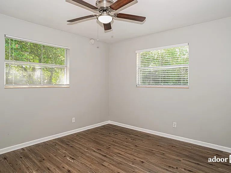 7720 Lazeau Dr — Photo 7