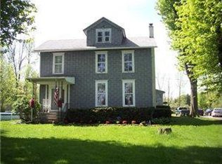 5640 Fisk Rd, Lockport, NY 14094