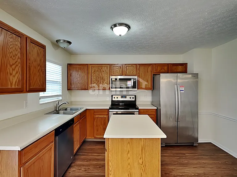 752 Keltoncrest Dr — Photo 3