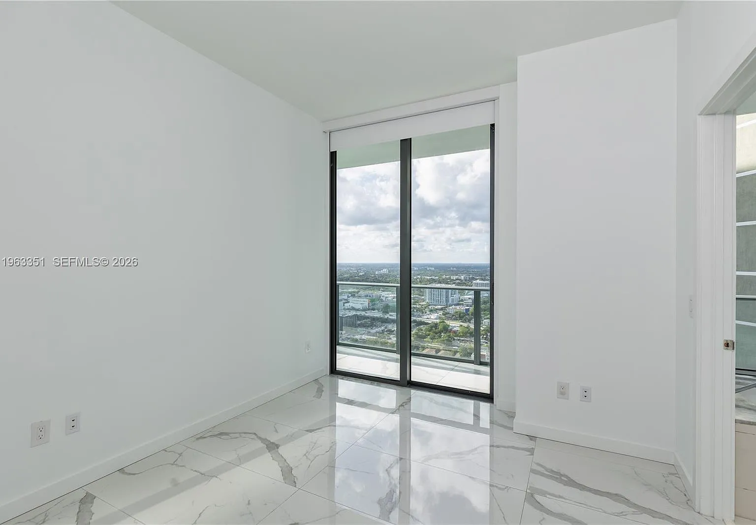 3 bed, 1649 sqft, $8,700 — Photo 4