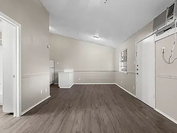 4th image of 1300 Parker Ln #Pf-103