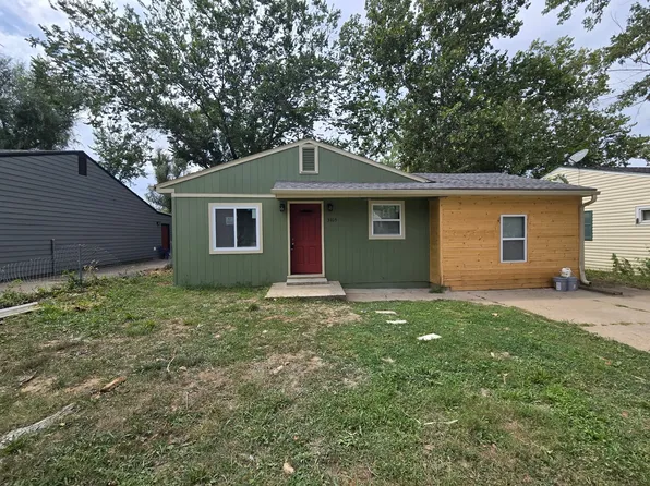 3105 SE Girard St, Topeka, KS 66605