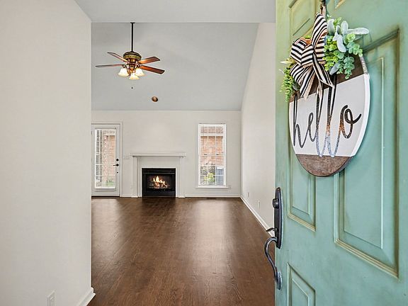 3rd image of 161 Fieldstone Ln