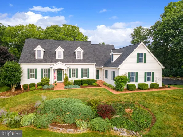 260 S Tamarac Dr, Shepherdstown, WV 25443