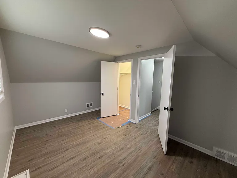 351 Clyde Ave — Photo 18