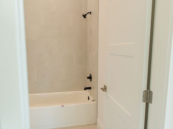 2nd image of 3874 Pompano Dr SE