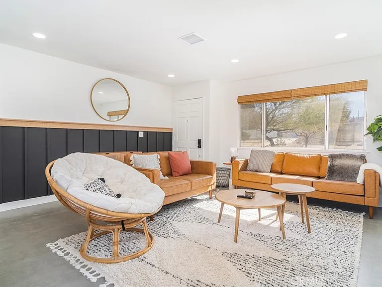 61660 Valley View Dr — Photo 1