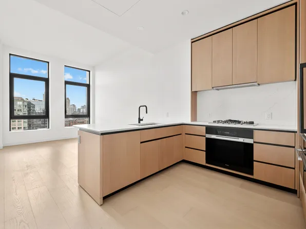 480 Kent Avenue image 5 of 21