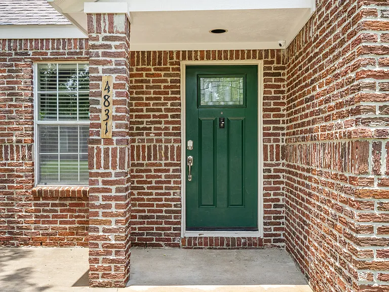 4831 Culmore Dr — Photo 2
