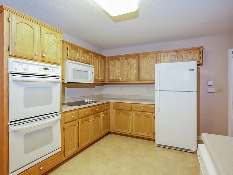 10198 Woodland Hills Dr — Photo 9