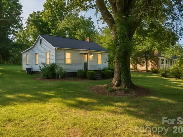 116 Barnes Ln, Stony Point, NC 28678