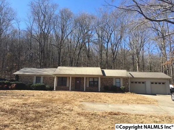 1924 Talucah Rd, Valhermoso Springs, AL 35775