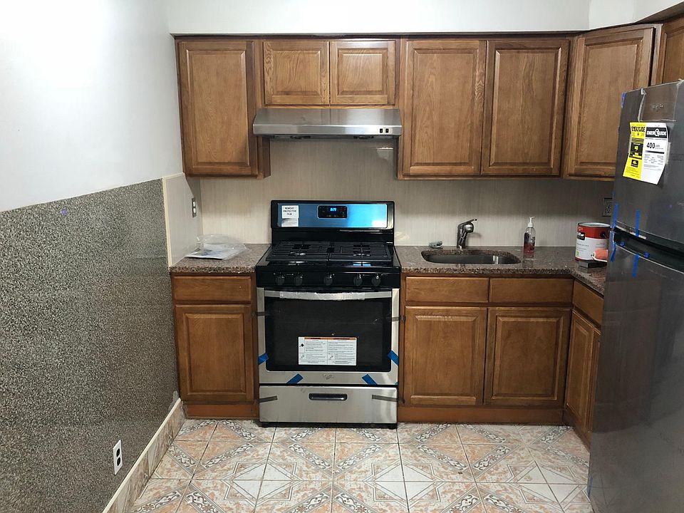 1st image of 144 Comstock Ave #2