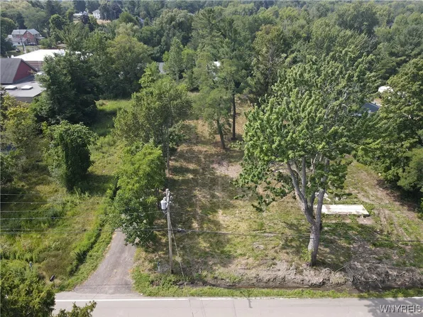 1993 S Creek Rd #25, Derby, NY 14047