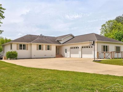 681 Quillett Dr, Beaverton, MI, 48612