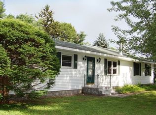 10 Woodlawn Ct, West Sand Lake, NY 12196