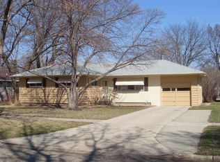 1430 Washington Dr, Huron, SD 57350