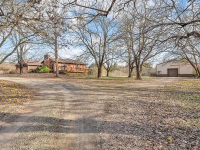9040 SW Wanamaker Rd, Wakarusa, KS, 66546
