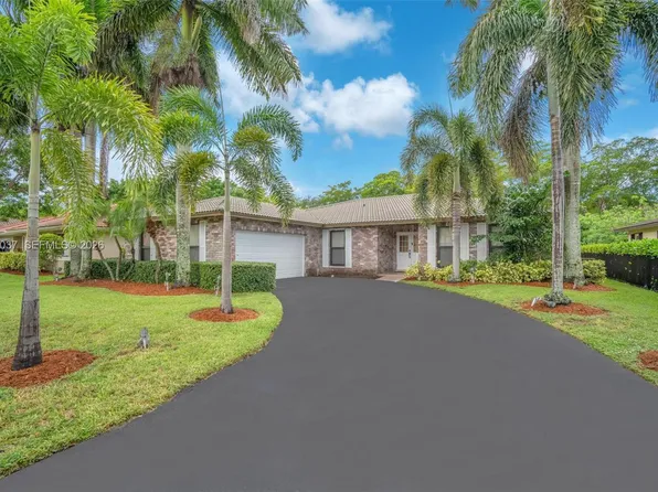 2426 NW 118th Ter, Coral Springs, FL 33065