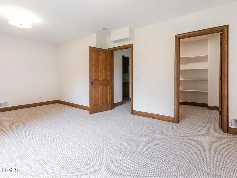 8766 N Daybreaker Dr — Photo 36