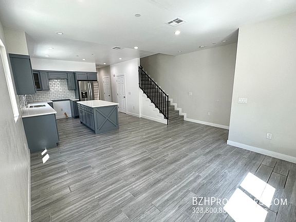 3rd image of 1121 Browning Blvd #1121