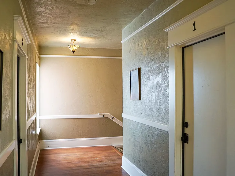 1008 N Killingsworth St #1 — Photo 7
