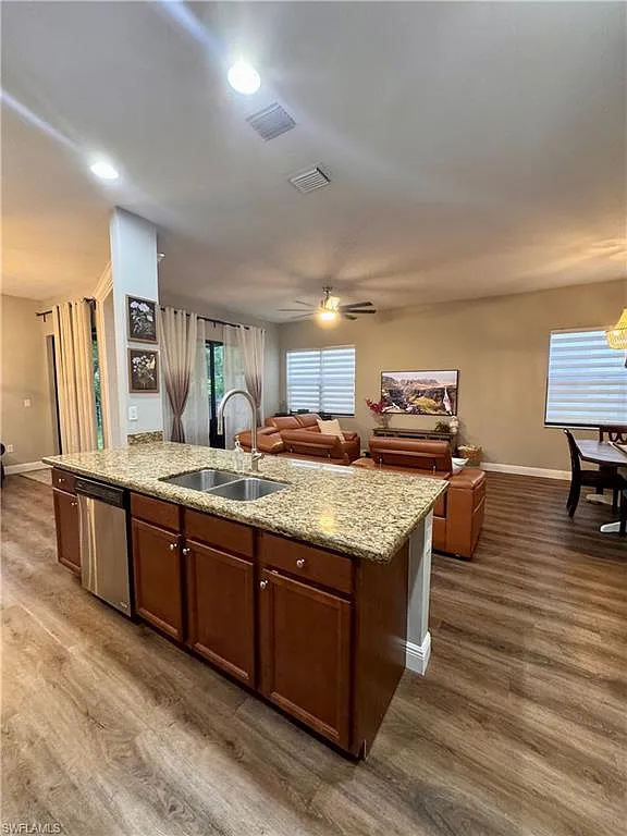3 bed, 2.5 bath, 1924 sqft, $2,595 — Photo 4
