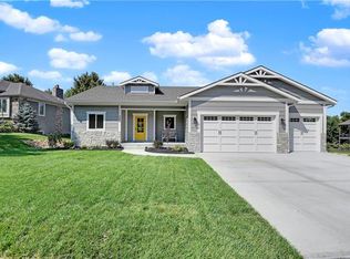 305 Shoreline Dr, Louisburg, KS 66053
