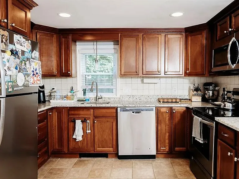 19 Bliven Ave — Photo 5