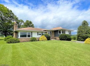 636 Red Oak Rd, New Paris, PA 15554