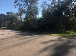406 Creekside Dr, Holiday Lakes, TX 77515