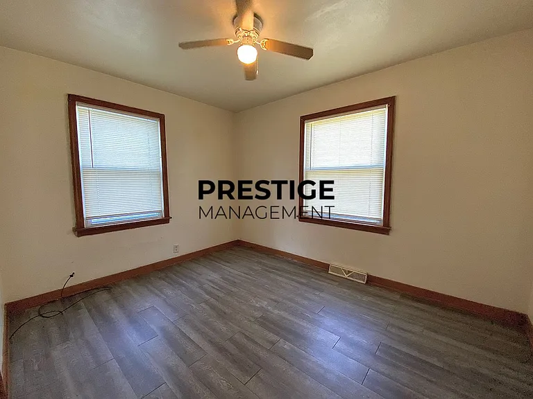 4941 Jefferson St — Photo 6