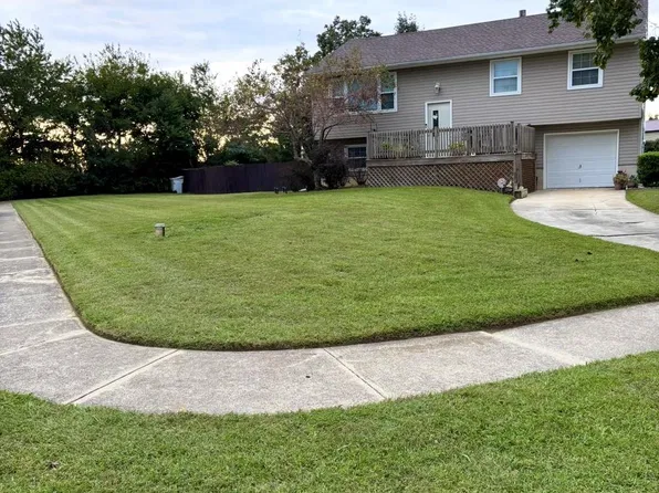 2140 Berkeley Dr, Vineland, NJ 08361