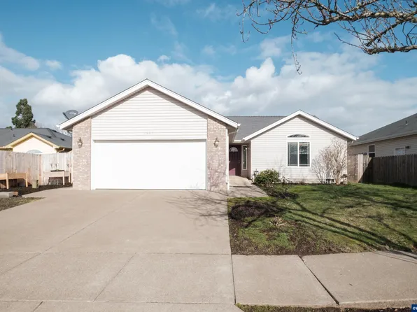 1921 Summerfield Ct SW, Albany, OR 97321