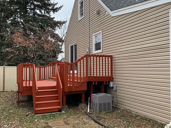 2nd image of 2036 N Hawthorne Ave