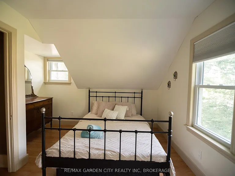 5853 McLeod Rd — Photo 14
