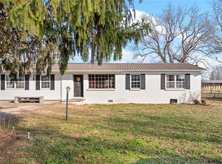 176 Carr Ct, Harrison, AR 72601