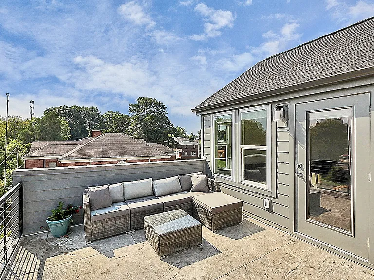 1103 Shuman View Ct — Photo 27